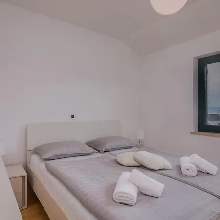 Apartment Navis Near The Sea Vantacici