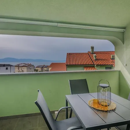 Apartment Navis Near The Sea *