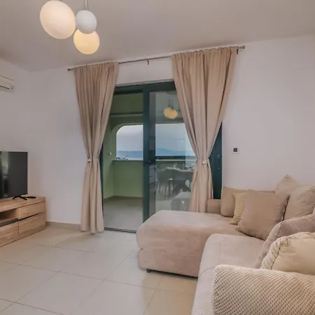 Apartment Navis Near The Sea Vantacici