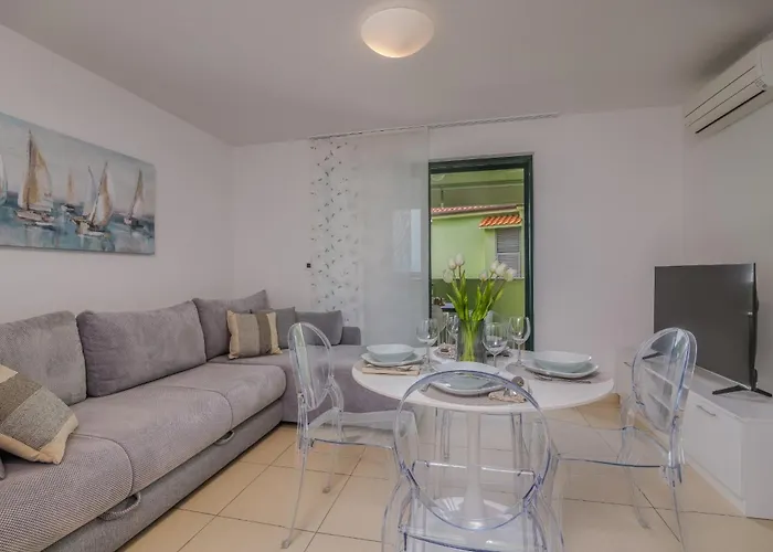 Apartament Navis Near The Sea
