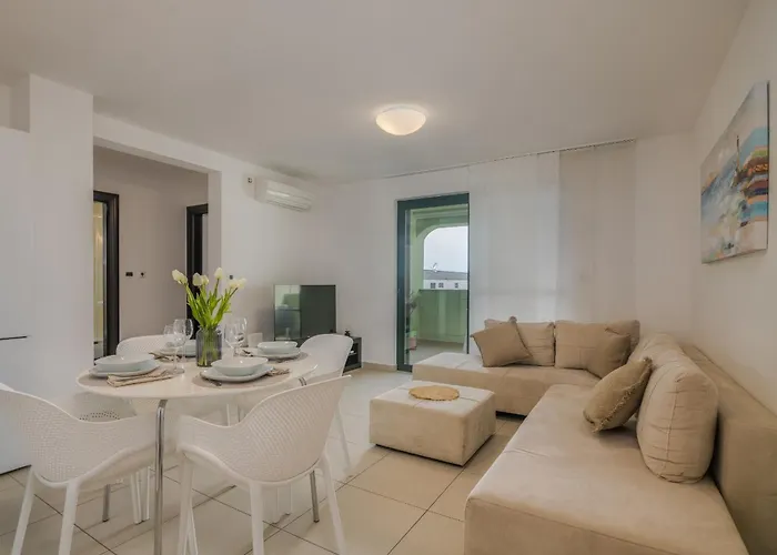 Apartament Navis Near The Sea *