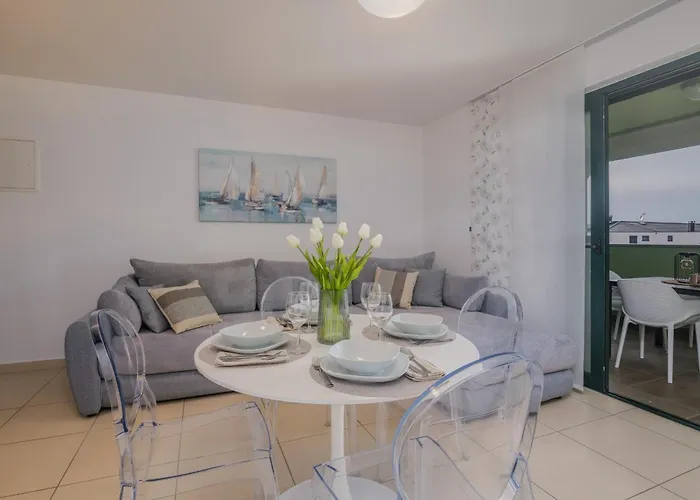 Apartament Navis Near The Sea *