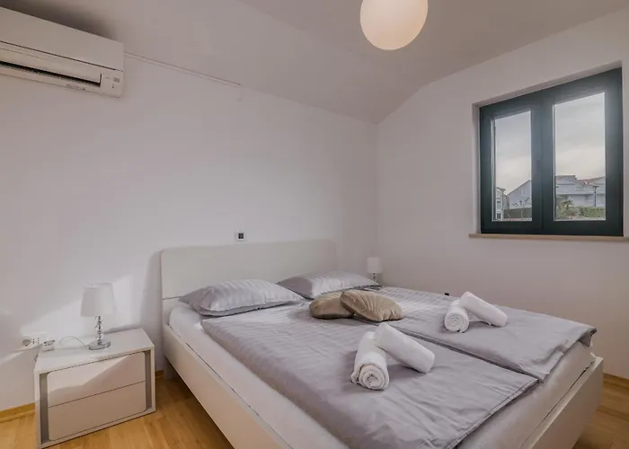 Apartament Navis Near The Sea Vantacici