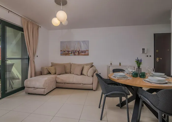Apartament Navis Near The Sea